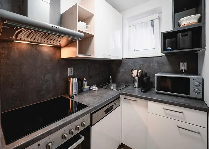 Avenue By Krone Company For Rent *